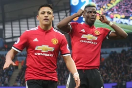 MU đang rất đau đầu với cả Sanchez và Pogba. (Nguồn: Premier League)