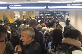 Hành khách tại Australia điêu đứng vì sân bay bị trục trặc hệ thống. (Nguồn: The Flinders News)