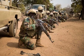 Các binh sỹ Niger được điều đến khu vực bị tấn công. (Nguồn: The Defense Post)