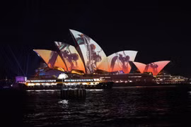 Các hoạt động của Lễ hội ánh sáng Vivid Sydney sẽ được tổ chức tại tám khu vực trong thành phố bao gồm: Sydney Opera House, Sydney Harbour Bridge, Botanic Garden, Barangaroo, Cảng Darling, Công viên Luna, Chatswood và Vườn thú Taronga. (Ảnh: Nguyễn Hoàng 