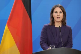Ngoại trưởng Đức Annalena Baerbock trong một cuộc họp báo tại Berlin. (Ảnh: AFP/TTXVN)
