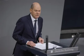 Thủ tướng Đức Olaf Scholz phát biểu tại phiên họp toàn thể của Bundestag (Hạ viện) ở Berlin, ngày 2/3/2023. (Ảnh: AFP/TTXVN)