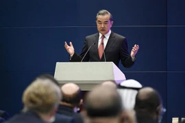 Bộ trưởng Ngoại giao Trung Quốc Vương Nghị phát biểu tại Thủ đô Bắc Kinh. (Ảnh: AFP/TTXVN)