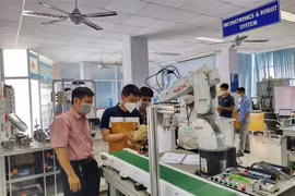 Lãnh đạo Thành phố Hồ Chí Minh kêu gọi các nhà đầu tư Canada quan tâm đến các lĩnh vực mà thành phố đang ưu tiên như sản xuất công nghiệp phụ trợ, công nghệ cao... (Ảnh: TTXVN phát)