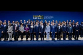 Thứ trưởng Ngoại giao Lê Thị Thu Hằng và các đại biểu dự Diễn đàn Bộ trưởng giữa Liên minh châu Âu (EU) và Khu vực Ấn Độ Dương-Thái Bình Dương về tăng cường quan hệ đối tác và thúc đẩy đối thoại. (Ảnh: TTXVN phát)