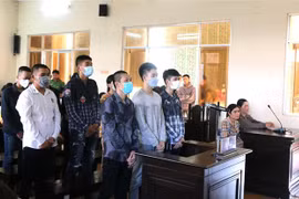 Các bị cáo tại phiên tòa. (Ảnh: Tuấn Kiệt/TTXVN)