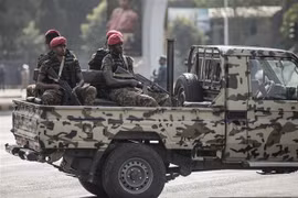 Binh sỹ tuần tra tại Addis Ababa (Ethiopia). (Ảnh: AFP/TTXVN)