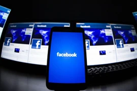 Facebook "hốt bạc" nhờ quảng cáo trên điện thoại di động