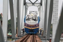 [Photo] Cầu Ghềnh mới trong ngày chính thức thông tàu