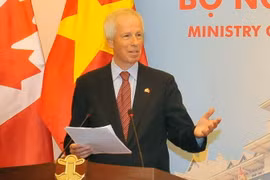 Bộ trưởng Ngoại giao Canada Stephane Dion. (Ảnh: Nguyễn Khang/TTXVN)