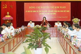 Chủ tịch Quốc hội Nguyễn Thị Kim Ngân phát biểu tại buổi làm việc với cán bộ chủ chốt tỉnh Cao Bằng. (Ảnh: Trọng Đức/TTXVN)
