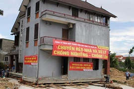 Nghệ An lần đầu di dời tòa nhà nặng gần 800 tấn đến vị trí mới 
