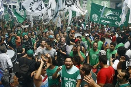 Một cuộc biểu tình của người lao động Argentina. (Nguồn: telesurtv.net)
