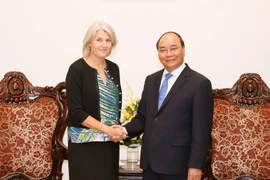 Thủ tướng Nguyễn Xuân Phúc tiếp bà Charlotte Laursen, Đại sứ đặc mệnh Toàn quyền Vương quốc Đan Mạch đến chào xã giao. (Ảnh: Thống Nhất/TTXVN)