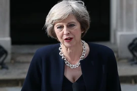 Tân Thủ tướng Anh Theresa May phát biểu nhậm chức bên ngoài Phủ Thủ tướng Anh ở ngôi nhà số 10 phố Downing, London. (Nguồn: THX/TTXVN)