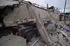 Cảnh đổ nát do trận động đất 7,8 độ Richter gây ra hồi tuần trước. (Nguồn: AFP/TTXVN)