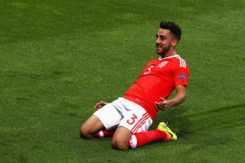 Neil Taylor ăn mừng bàn thắng trong đấu tuyển Wales gặp đội tuyển Nga ở vòng bảng. (Nguồn: skysports.com)