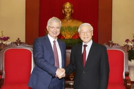 Tổng Bí thư Nguyễn Phú Trọng tiếp Chủ tịch Quốc hội Pháp Claude Bartolone sang thăm chính thức Việt Nam. (Ảnh: Trí Dũng/TTXVN)
