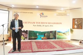 Đại sứ Việt Nam tại Ấn Độ Tôn Sinh Thành phát biểu khai mạc chương trình. (Ảnh: Huy Bình/Vietnam+)