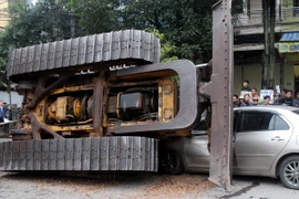 Hiện trường một vụ đổ máy xúc ở Nghệ An. Ảnh minh họa. (Ảnh: Tá Chuyên/TTXVN)