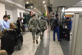 Lực lượng an ninh Mỹ được triển khai tại sân bay LaGuardia.