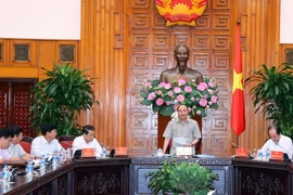Thủ tướng Nguyễn Xuân Phúc làm việc với cán bộ lãnh đạo đạo chủ chốt tỉnh Cà Mau. (Ảnh: Thống Nhất/TTXVN)