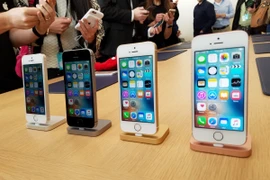iPhone SE dễ dàng bị bẻ cong hơn iPhone 6s và 6s Plus
