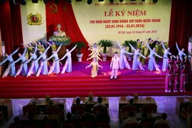 Chương trình văn nghệ tại lễ kỷ niệm. (Ảnh: An Đăng/TTXVN)