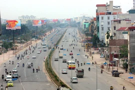 Đường vành đai 2, đoạn Nhật Tân-Cầu Giấy. (Ảnh: Huy Hùng/TTXVN)