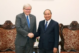 Thủ tướng Nguyễn Xuân Phúc tiếp ông Kevin Rudd, cựu Thủ tướng Australia. (Ảnh: Thống Nhất/TTXVN)