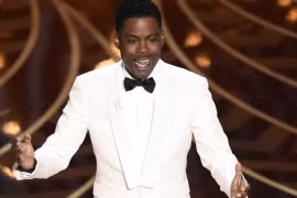 Nghệ sỹ hài da màu Chris Rock dẫn chương trình lễ trao giải Oscar 2016. (Nguồn: abc7news.com)