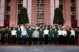 Thủ tướng Nguyễn Xuân Phúc và các đại biểu. (Ảnh: Thống Nhất/TTXVN)
