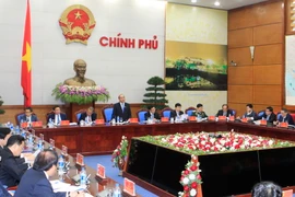 Thủ tướng Nguyễn Xuân Phúc chủ trì phiên họp các thành viên Chính phủ mới được phê chuẩn tại kỳ họp lần thứ 11, Quốc hội khóa XIII. (Ảnh: Thống Nhất/TTXVN)