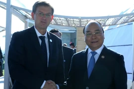 Thủ tướng Chính phủ Nguyễn Xuân Phúc gặp song phương Thủ tướng Cộng hòa Slovenia, Ngài Miro Cerar. (Ảnh: Thống Nhất/TTXVN)