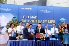 Lãnh đạo hai bên tham gia ký kết. (Nguồn: BaoVietBank)