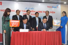 Lãnh đạo hai bên tham gia ký kết. (Nguồn: VietinBank)
