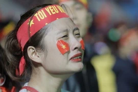 Nhiều cổ động viên có mặt tại sân vận động Mỹ Đình vẫn không thể kìm được những giọt nước mắt khi đội tuyển chịu thua ở những phút cuối cùng trong trận chung kết Giải U23 châu Á 2018.