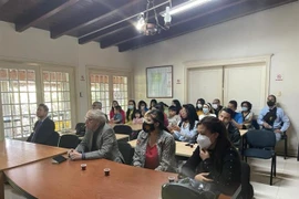Các học viên tham gia khóa học tiếng Việt do Đại sứ quán Việt Nam tổ chức. (Ảnh: TTXVN phát)