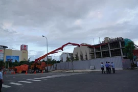 Hiện trường nơi xảy ra vụ tai nạn lao động. (Ảnh: Văn Dũng/TTXVN)