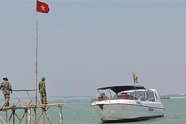 Tại trạm kiểm soát luôn luôn có 1 canô cứu hộ cứu nạn và 5 cán bộ chiến sỹ làm nhiệm vụ. (Ảnh: Đoàn Hữu Trung/TTXVN)