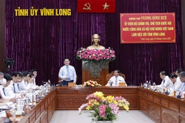 Chủ tịch Quốc hội Vương Đình Huệ phát biểu tại buổi làm việc. (Ảnh: Doãn Tấn/TTXVN)