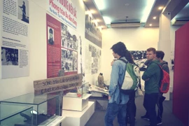 Xúc động triển lãm tái hiện hình ảnh nữ thanh niên thời chiến 