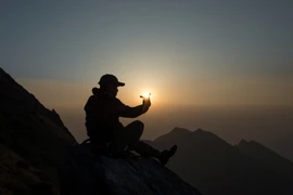 [Photo] Đón bình minh tuyệt đẹp trên đỉnh núi cao 2.985m Tà Chì Nhù