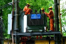 Lần đầu tiên Hà Nội tiến hành lắp đặt hệ thống đo đếm điện từ xa