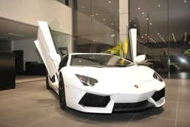 [Photo] Cận cảnh Lamborghini Aventador chính hãng đầu tiên ở Việt Nam