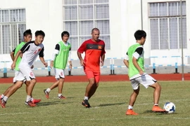 Graechen tìm được người thay Đông Triều ở trận gặp Hàn Quốc