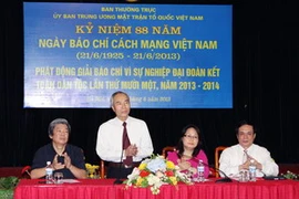 Chủ tịch Ủy ban Trung ương Mặt trận Tổ quốc Việt Nam Huỳnh Đảm phát biểu tại buổi lễ. (Ảnh: Nguyễn Dân/TTXVN) 