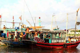 Đêm nay, tâm bão số 2 có thể đi vào Bắc Vịnh Bắc Bộ