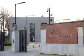 Tình báo Đức nghe lén điện thoại của cựu Ngoại trưởng Mỹ Clinton