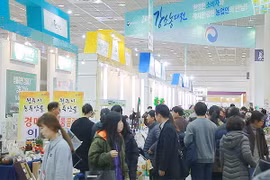 Tuần lễ thu hút rất đông khách tham dự.